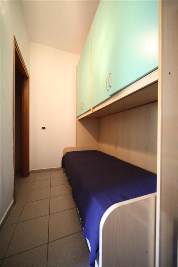 Complesso Oasi Apartment Tirrenia Bagian luar foto